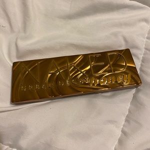 NAKED Honey Palette by URBAN DECAY ✨🦋